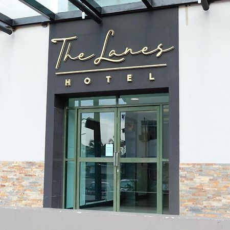 The Lanes Hotel Tutong Buitenkant foto