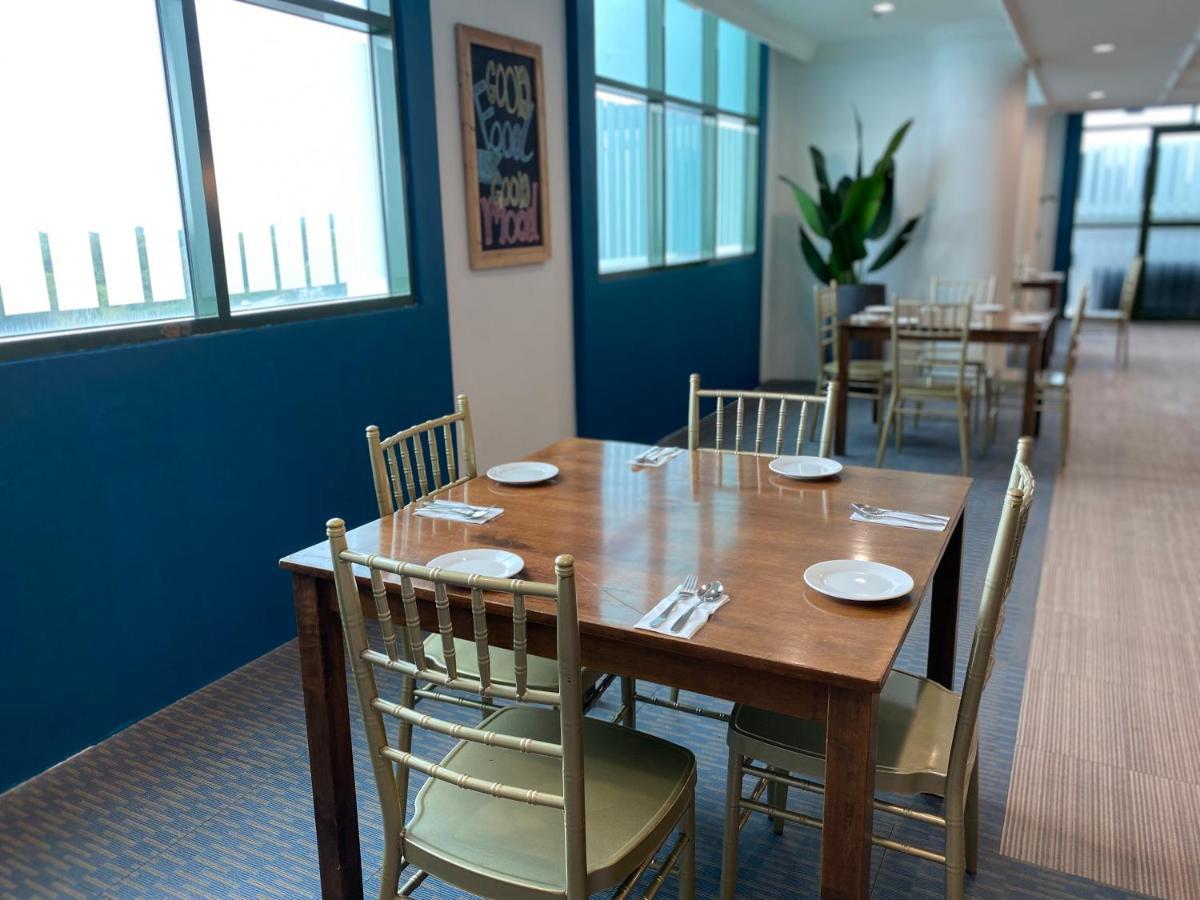 The Lanes Hotel Tutong Buitenkant foto