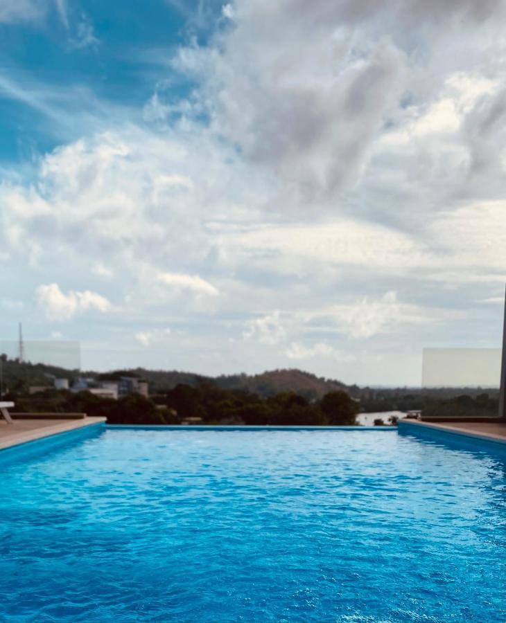 The Lanes Hotel Tutong Buitenkant foto
