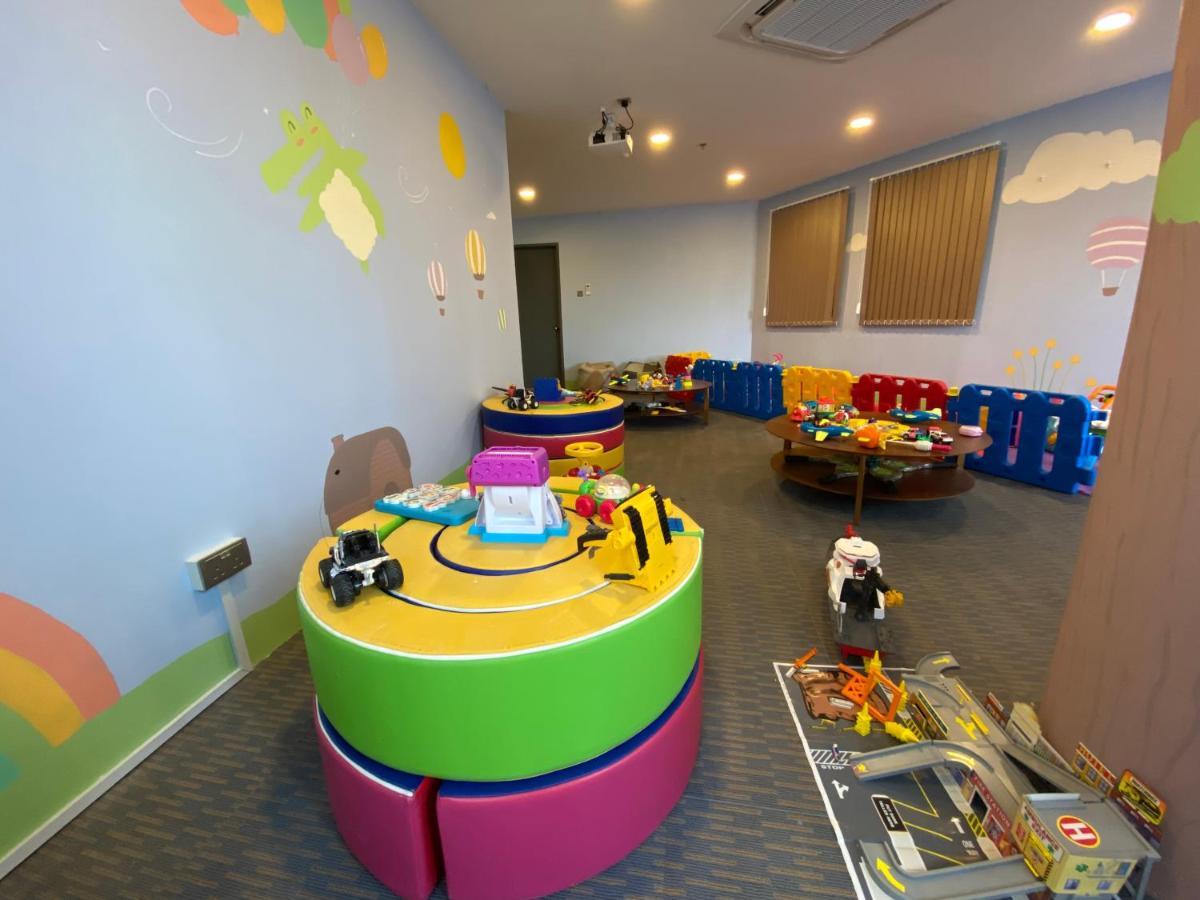 The Lanes Hotel Tutong Buitenkant foto