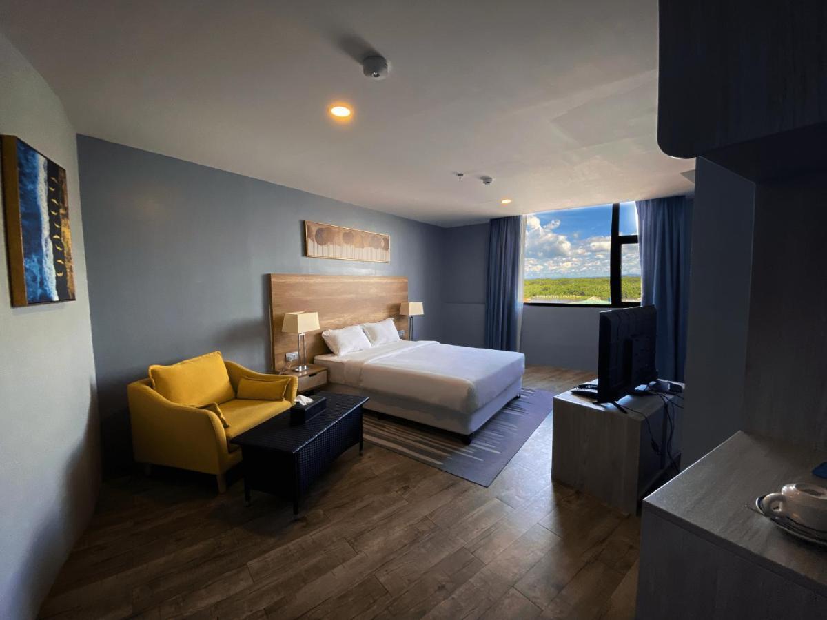 The Lanes Hotel Tutong Buitenkant foto