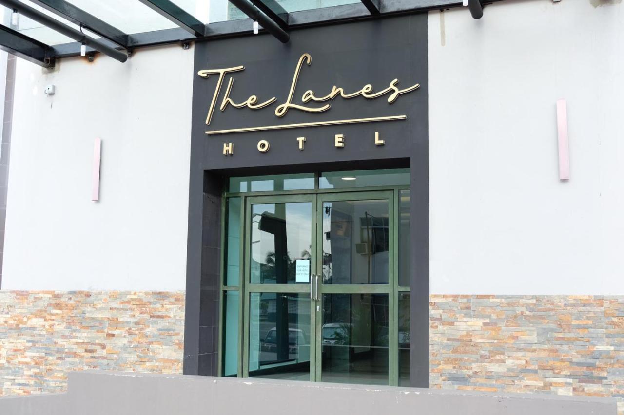 The Lanes Hotel Tutong Buitenkant foto